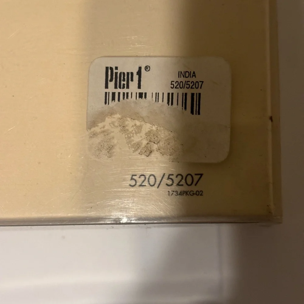 Pier 1 Imports Elegant Metal Set of 4 Napkin ring set NIB